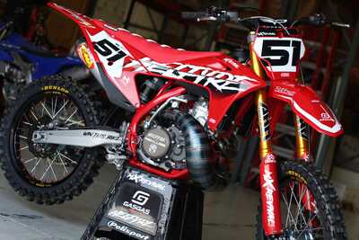 mXrevival HELFYRE GASGAS MC500 Custom Dirt Bike With Officially Licensed Graphics.
