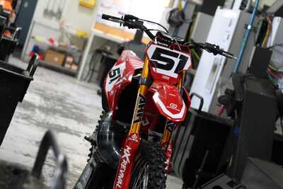 mXrevival HELFYRE GASGAS MC500 Custom Dirt Bike With Officially Licensed Front Fender Graphics.