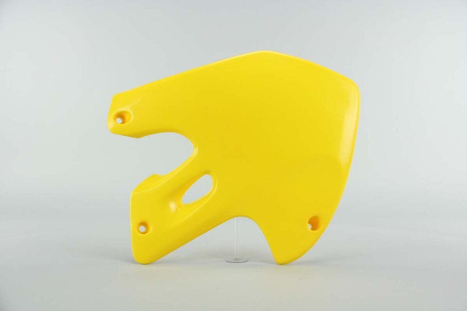 Right Side Polisport Yellow Radiator Shroud Set replacement plastics for 99-00 Suzuki RM125, RM250 dirt bikes.