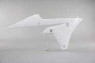 Right Side Polisport White Radiator Shroud Set replacement plastics for 14-19 Yamaha YZ250F, YZ450F dirt bikes.