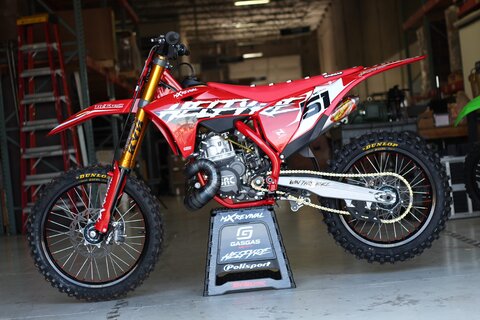 mXrevival HELFYRE GASGAS MC500 Custom Dirt Bike With Officially Licensed Graphics.